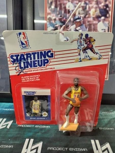 MAGIC JOHNSON AUTOGRAPHED SIGNED STARTING LINEUP FIGURE W/BECKETT COA - Picture 1 of 2