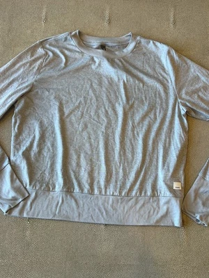 VUORI GREY LONG SLEEVE GREY HALO CREW SZ M - Image 1 of 4
