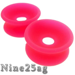 PINK 3/4 INCH 20MM CONCAVE SOFT SILICONE PLUGS TUNNELS - Picture 1 of 1
