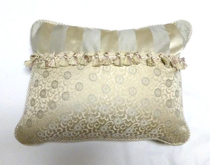 NWOT Waterford Bryanne Platinum Decorative Pillow 20" by 16" - Picture 1 of 4