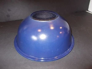 PYREX MIXING NESTING BOWL BLUE GLASS 2.5 QT Clear Bottom Vintage - Picture 1 of 3