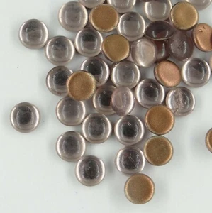132 *** Konvolut 20 alte Cabochons Böhmisches Glas 8mm PULVERROSE gold - Bild 1 von 1