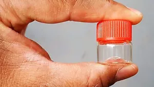 Tiny Small TRAVEL Storage Clear Bottles Glass Mini Jars 1" Vials 23x25 RED - Picture 1 of 7