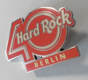HARD ROCK CAFE BERLIN - PIN Button - top Zustand  , 071125-24 - Bild 1 von 2