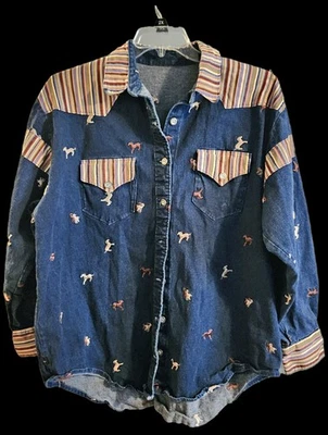 Camisa de mezclilla con botones bordada a caballo hecha a mano para mujer Foto 1 de 4