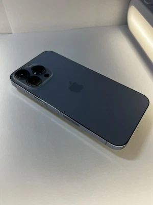 Apple iPhone 13 Pro 128 GB, Azul Sierra, Desbloqueado Foto 1 de 4