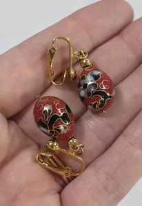 Orecchini pendenti clip-on goccia floreale rosso smalto cloisonne vintage - Foto 1 di 4