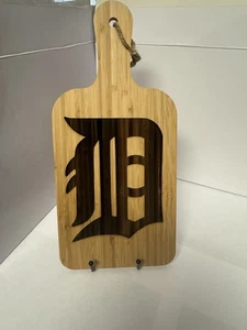 Detroit Tigers English D Bamboo Paddle Handle Cutting Board 15 X 7 In. X .31 In - Picture 1 of 5