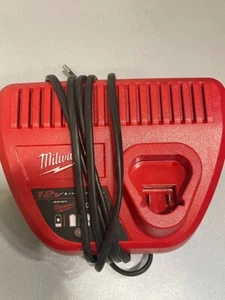 Milwaukee C12C LI-ION Akku Ladegerät 12V 3.0A Gebraucht Eu Netzstecker Getestet - Bild 1 von 2