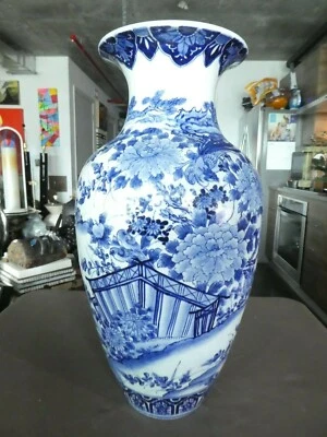 HUGE 19TH C PALACE SIZE BLUE AND WHITE IMARI VASE - Image 1 of 4