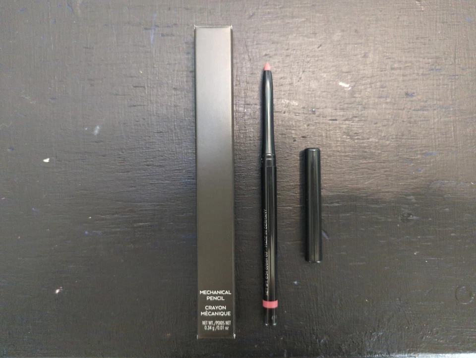 Lápiz cosmético marca privada Revelations - satinado - 0,34 g Foto 1 de 1