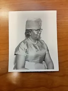 Vintage Foto/schöne junge afroamerikanische Frau/Studio/Mode Pose - Bild 1 von 4