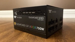 Thermaltake Toughpoer GF1 AGRB 750W Power Supply - Bild 1 von 2