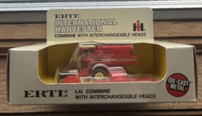 Vintage Ertl 1/80 Scale IH International Harvester Combine Interchangeable Heads - Image 1 of 4