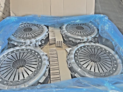 New OEM Detroit Clutch Assembly 02-14136-010  ( LUK 011  250 55 04 ) - Image 1 of 4