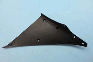 813 06-07 KAWASAKI NINJA ZX10R LEFT LOWER FRONT INNER HEADLIGHT SPLASH GUARD - Picture 1 of 7