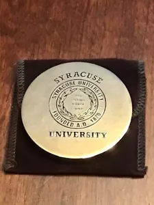 RARO fermacarte in ottone massiccio University of Northern Iowa CLOISONNE SMALTO ANNI '90 - Foto 1 di 4