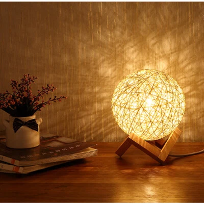 Lámpara LED cálida de mesita de noche de ratán de bambú mesa romántica escritorio decoración del hogar Foto 1 de 4