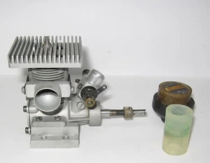 VINTAGE RC CAR 1/8 ENGINE WEBRA 20 NITRO ENGINE (NO PB SG MANTUA MODEL ) - Picture 1 of 8