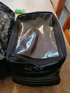Zweiteiliger Tankrucksack magnetisch fürs Motorrad mit einem Regenschutz - Bild 1 von 9