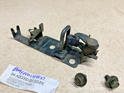 1994 HONDACORD EX 2 PORTAS CUPÊ TRAVA DE PORTA-MALAS STRIKER & PARAFUSOS - Imagem 1 de 3