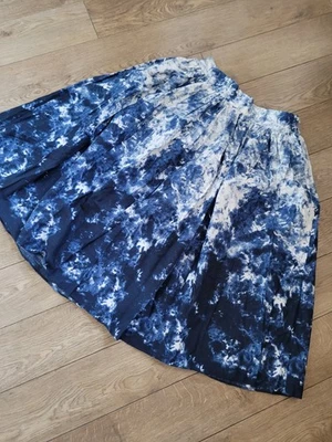 H&M 100% Cotton Blue Mottled Blue Midi Skirt Size 18 Side Zip NWOT - Image 1 of 4