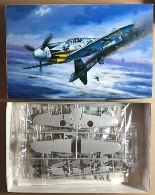 FUJIMI 48004 - MESSERSCHMITT Bf109G-6 SUPER ACE "HARTMANN" - 1/48 PLASTIC KIT - Immagine 1 di 2