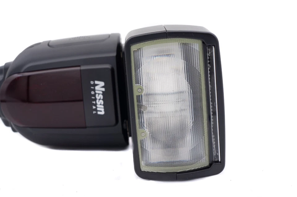 Flash de montaje en zapata Nissin Di700A para Olympus, Panasonic Micro Cuatro tercios. NUEVO Foto 1 de 4