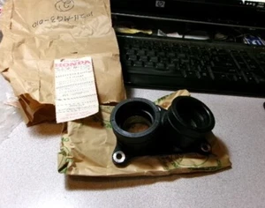 1983-87 HONDA XL 600 XL600R INTAKE MANIFOLD BOOT NOS OEM 16211-MG3-010 - Picture 1 of 6
