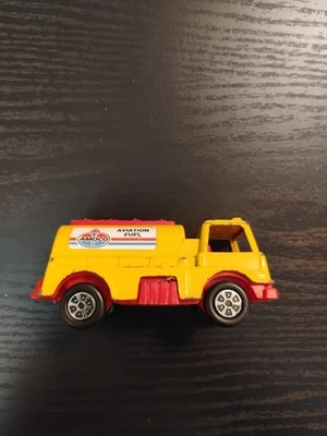 Camión de combustible de aviación Amco 1970 Tootsie Toy vintage amarillo Foto 1 de 4