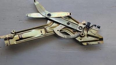 FERRARI 456 RIGHT DOOR ROLL UP WINDOW REGULATOR 66219000 - Image 1 of 4