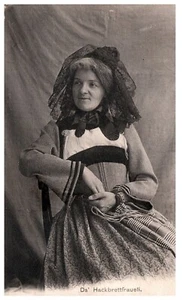 OLD LADY WITH VEIL.VTG EARLY REAL PHOTO POSTCARD RPPC*A29 - Picture 1 of 2