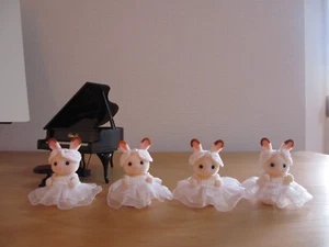 Pianoforte a coda Sylvanian Families Urban Life e 4 piccoli cigni vintage RARO - Foto 1 di 15