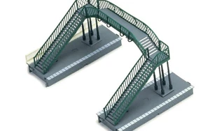 Hornby R076 "FOOTBRIDGE" OO gauge 2018 model - Picture 1 of 1