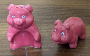 Naughty Porking Piggies Salt & Pepper Shakers Made in Japan - Picture 1 of 6