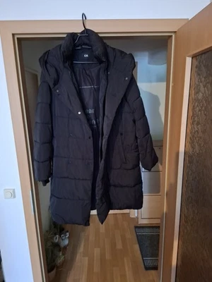 3/4 langer Steppmantel in schwarz - Bild 1 von 4