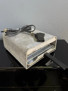 Vintage Munsey Toaster Oven Model 10 Textured Metal 800 Watts - RARE MODEL - Picture 1 of 10