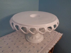 VTG McKEE MILK GLASS PLYMOUTH LACE CAKE STAND DROP LACE EDGE CENTER RECESS - Picture 1 of 9