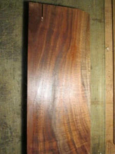Guitarra/bajo eléctrico Claro negro nogal tallado/drop top #10, Luthier Tonewood - Imagen 1 de 8