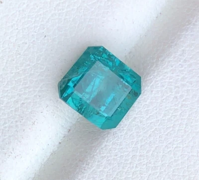 Piedra preciosa suelta turmalina color azul corte cuadrado natural de 3,10 quilates de Afganistán Foto 1 de 4