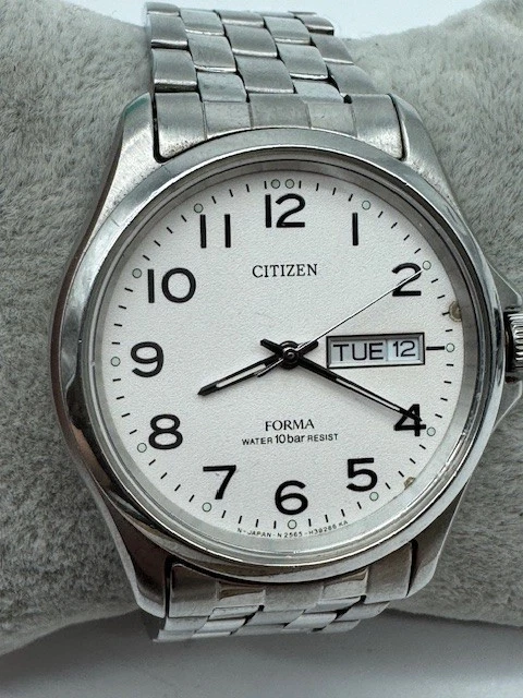 Reloj Hombre Citizen Forma 2565-H22889 Tono Plateado Cuarzo Día Fecha Batería Nueva Foto 1 de 4