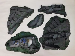 Warhammer 40K Battle for Macragge Crashed Aqulia Lander Terrain Set Pintado - Imagen 1 de 6