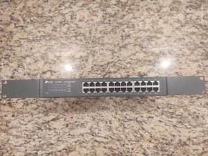 TP-Link TL-SG1024D 24-portowy przełącznik Ethernet do montażu w szafie - Zdjęcie 1 z 4
