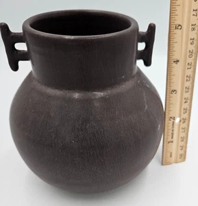 Lovely Ephraim Pottery hand thrown brown pot signed Kevin Hicks 5.5" tall - Picture 1 of 8