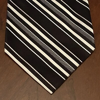 Corbata Stafford negra 100 % seda hecha a mano 100 % seda para hombre hecha en China Foto 1 de 4