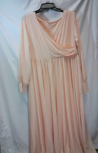 ChoiyuBella Long Sleeve Maternity Photoshoot Gown - Peach/Nude Size XL - Picture 1 of 6