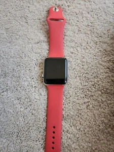 Apple Watch Series 1 Boîtier en aluminium 42 mm - (MNNL2LL/A) - Photo 1 sur 2