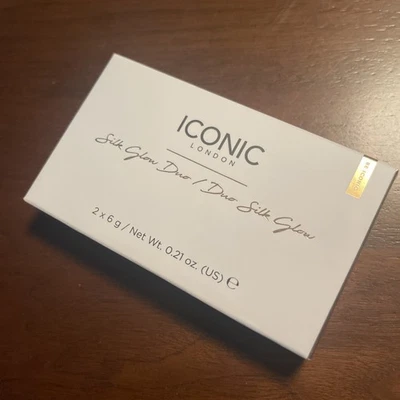 Iconic London Silk Glow Duo: Blush & Highlighter Coral Glow Duo Palette - Image 1 of 3