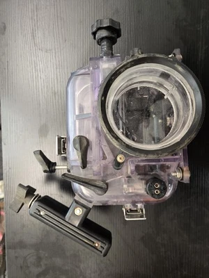 Carcasa para cámara submarina Ikelite vintage Foto 1 de 4