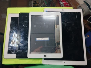 Lot of 5 iPads A1395, A1416, a1652 & A1954 FOR PARTS only "added a a1474" - Picture 1 of 16